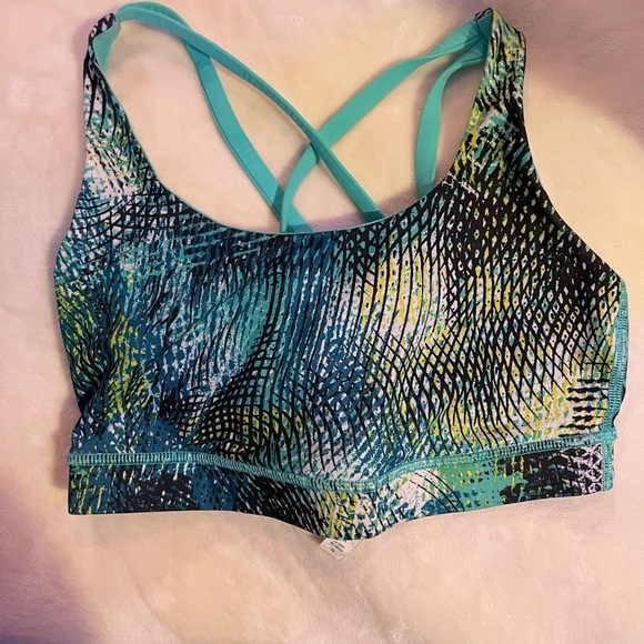 lululemon athletica Other - Lululemon Seawheeze bra size 6